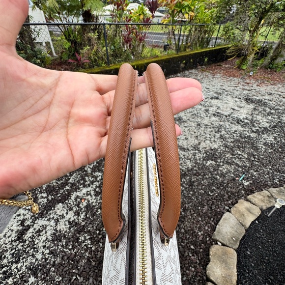 Michael Kors Signature Dome Satchel Vanilla Brown Crossbody Strap Minor Flaws - Picture 10 of 16